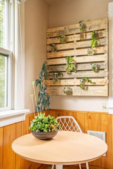 Charming In Capitol Hill - Foxglove Rm 2 Seattle